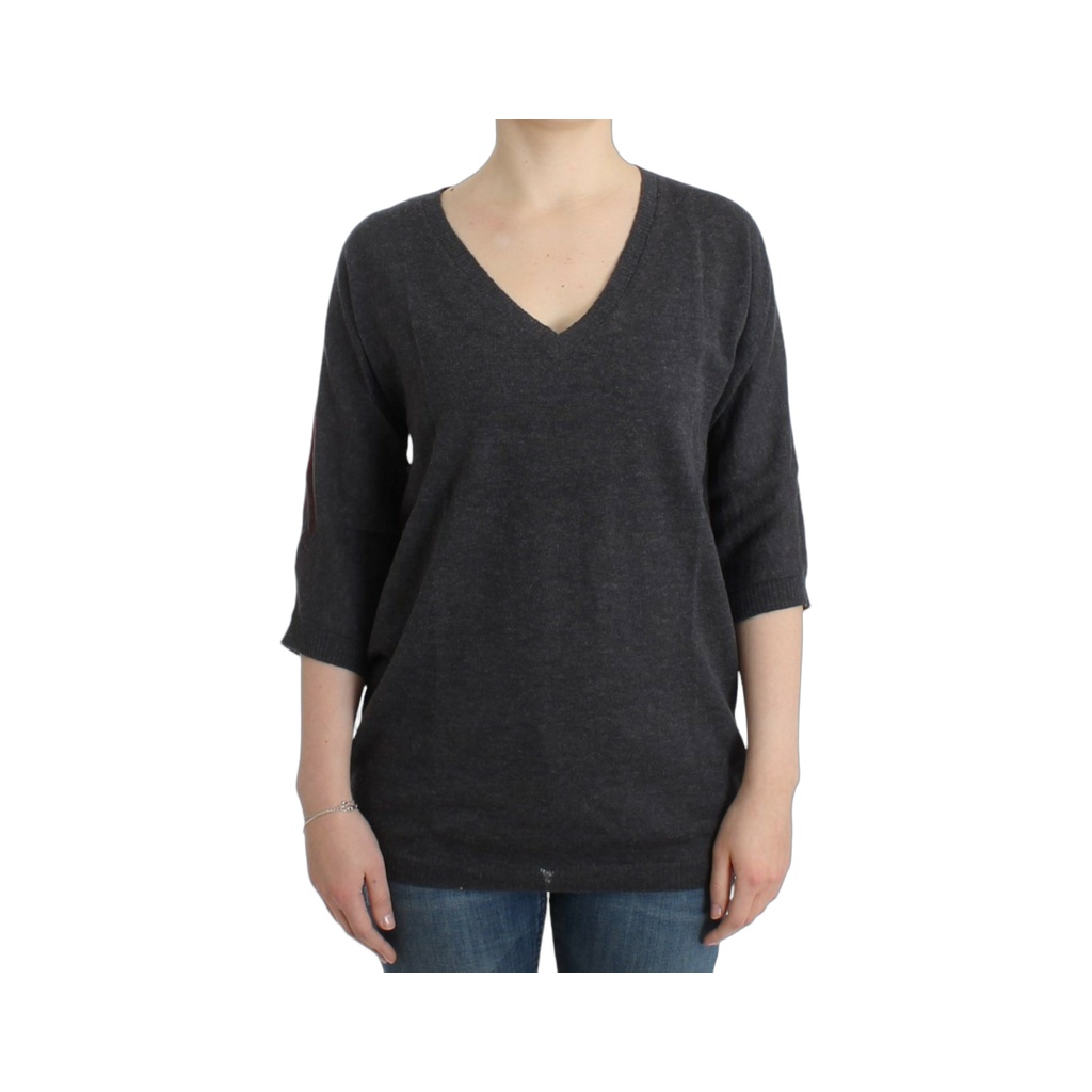 Gray short sleeved sweater