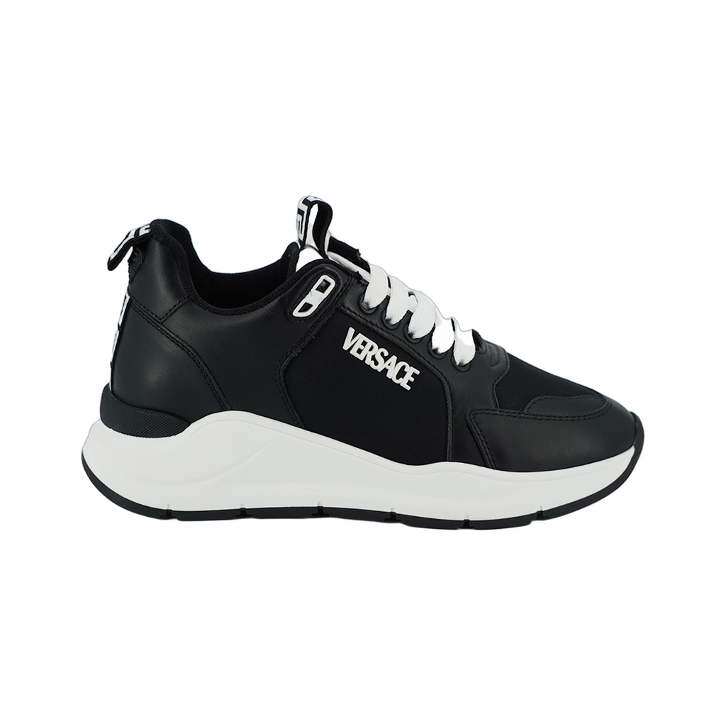 Elegant Monochrome Leather Sneakers